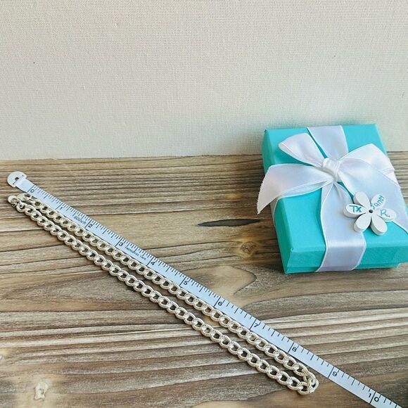 Tiffany & Co Rare and Retired Textured Link Necklace18" - Picture 5 of 5
